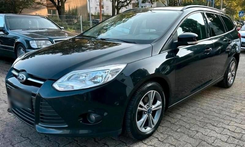 Gebraucht Ford Focus 100 PS (73 kW) 2013 Schwarz Kombi