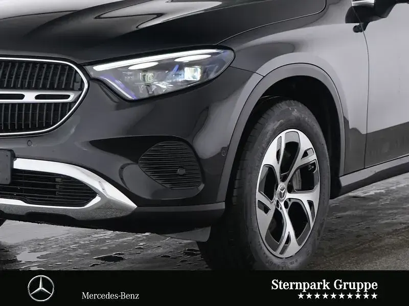 Gebraucht Mercedes GLC300de 197 PS (144 kW) 2025 Schwarz SUV
