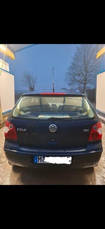 Blau Gebraucht 2004 VW Polo Limousine | 1.455 € (Guter Preis) - Bild 1/4