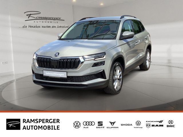 Grau (stahlgrau) Gebraucht 2023 Skoda Karoq Style SUV | 23.490 € - Bild 1/4