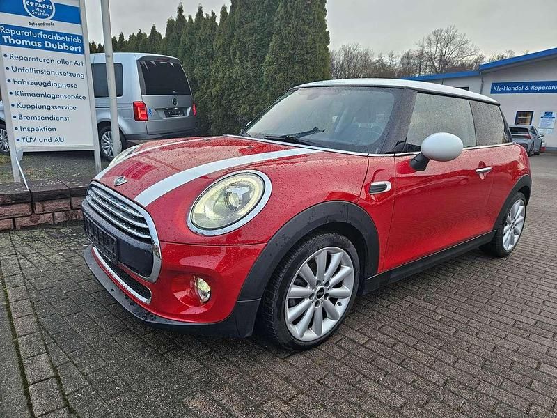 Gebraucht Mini Cooper 136 PS (100 kW) 2017 Blazing red ii metallic Kleinwagen