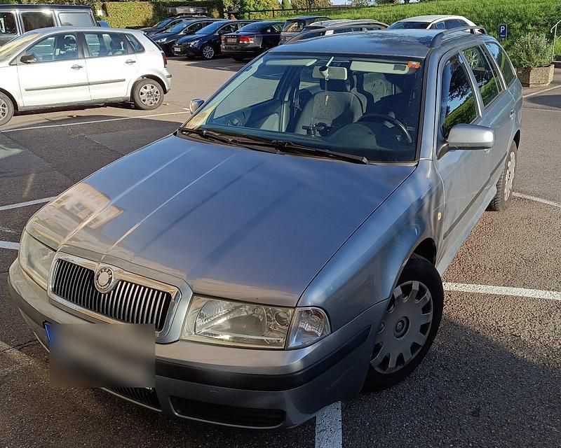Andere farben Gebraucht 2003 Skoda Octavia Kombi | 1.300 € (Fairer Preis) - Bild 1/4