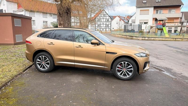 Gebraucht Jaguar F-Pace First Edition 300 PS (220 kW) 2017 Gold SUV