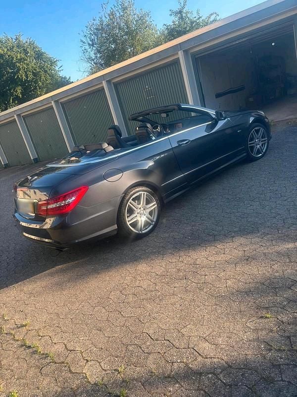 Gebraucht Mercedes E350 AMG 306 PS (225 kW) 2012 Grau Cabrio