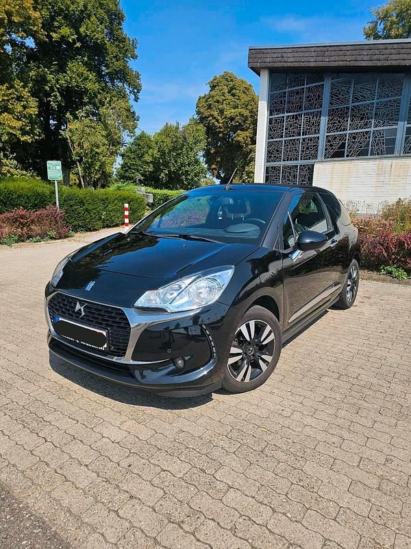 Schwarz Gebraucht 2017 Citroën DS3 Cabriolet Cabrio | 8.888 € - Bild 1/4