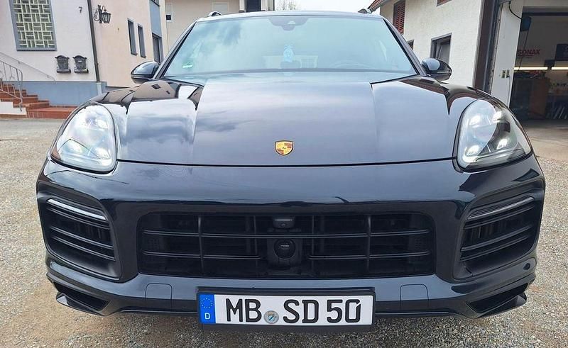 Blau Gebraucht 2022 Porsche Cayenne GTS SUV | 85.680 € (Guter Preis) - Bild 1/4