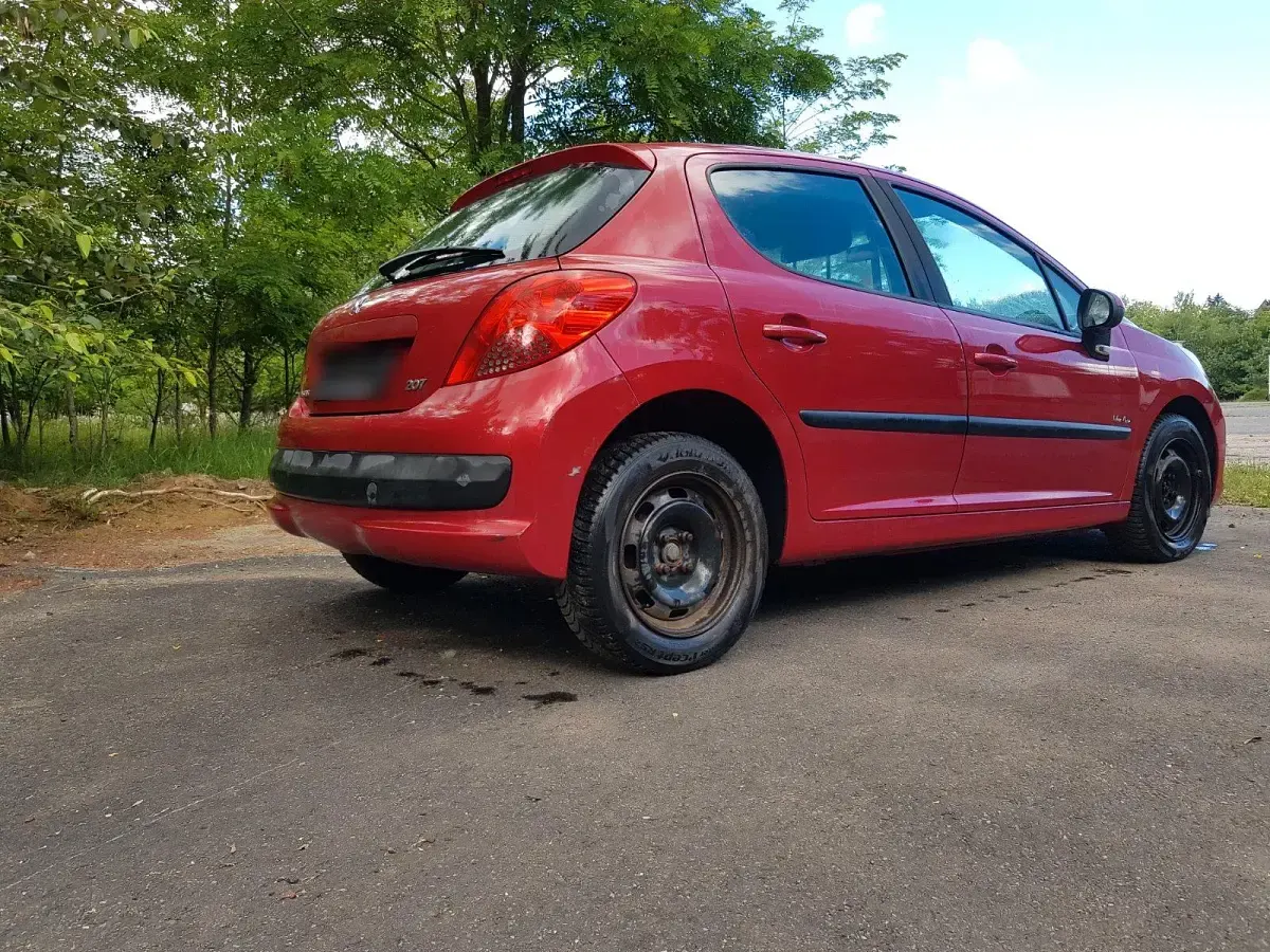 Gebraucht Peugeot 207 95 PS (69 kW) 2008 Rot Kleinwagen
