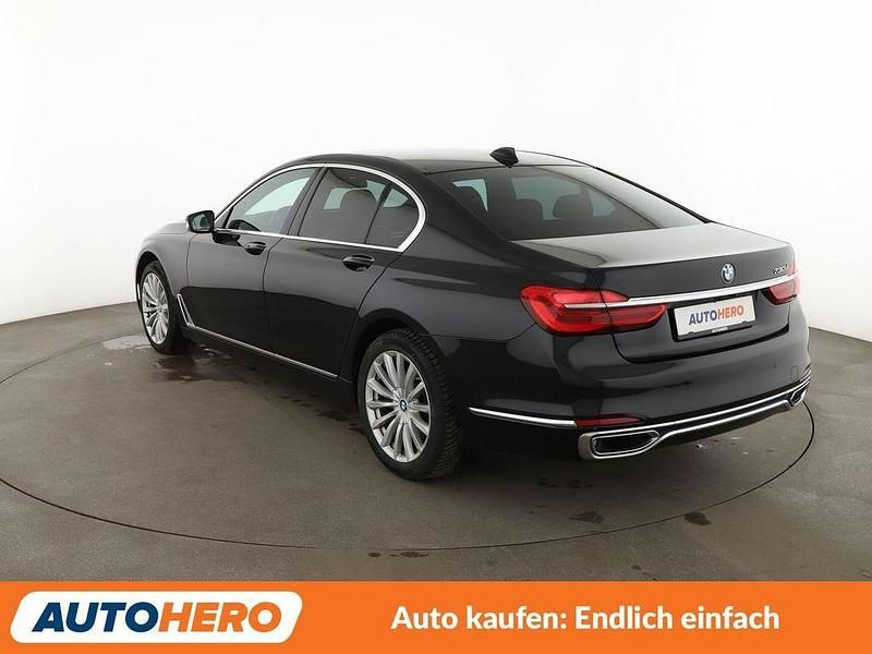 Gebraucht BMW 730 265 PS (194 kW) 2018 Saphirschwarz Limousine
