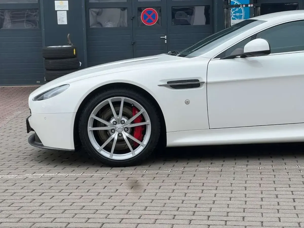 Occasion Aston Martin V8 426 ch (313 kW) 2017 Blanc Coupé