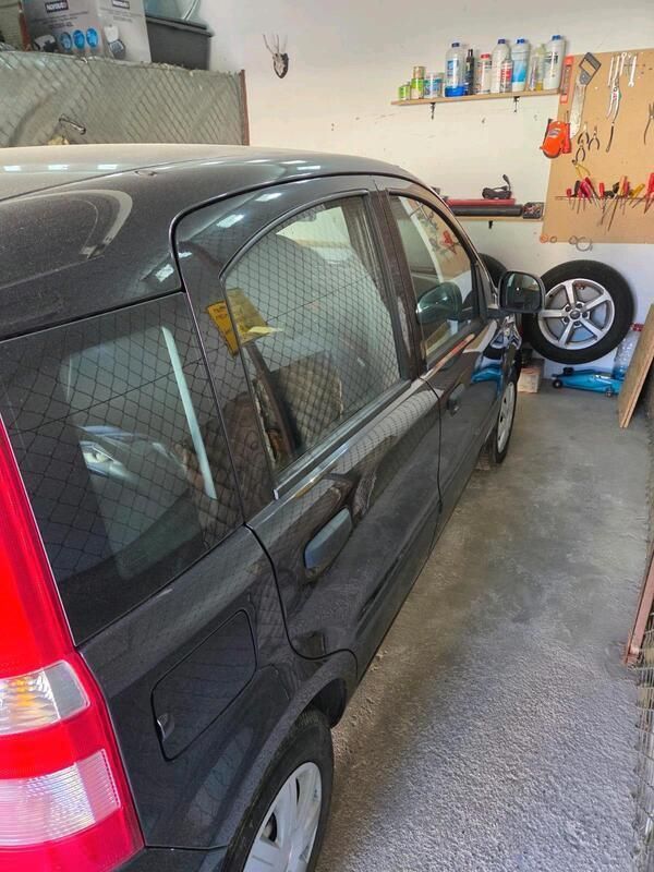 Schwarz Gebraucht 2011 Fiat Panda Kleinwagen | 3.000 € (Fairer Preis) - Bild 1/4
