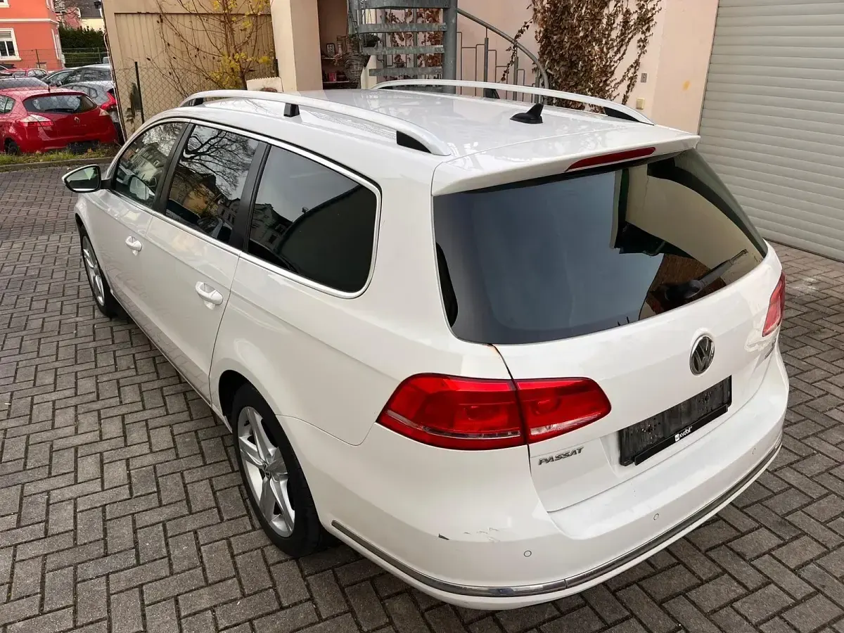 Gebraucht VW Passat Business 150 PS (110 kW) 2013 Weiß Kombi