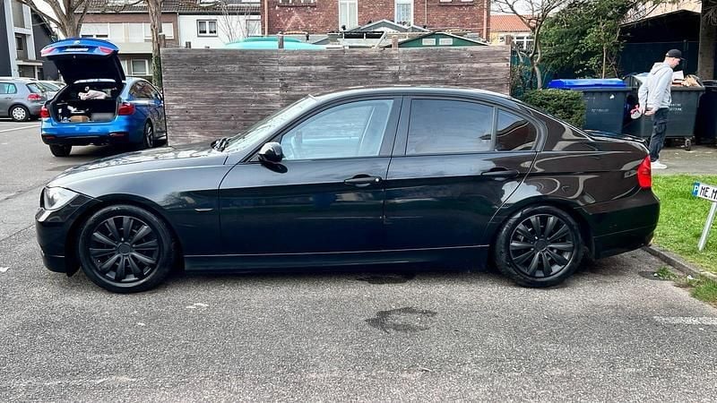 Gebraucht BMW 318 129 PS (94 kW) 2006 Schwarz Limousine