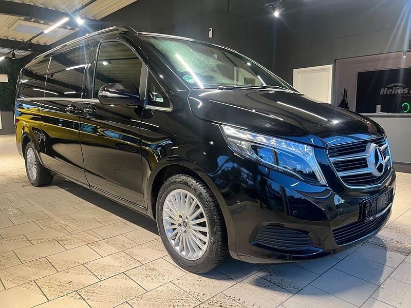 Schwarz Gebraucht 2019 Mercedes V250 Van / Kleinbus | 31.990 € (Guter Preis) - Bild 1/4