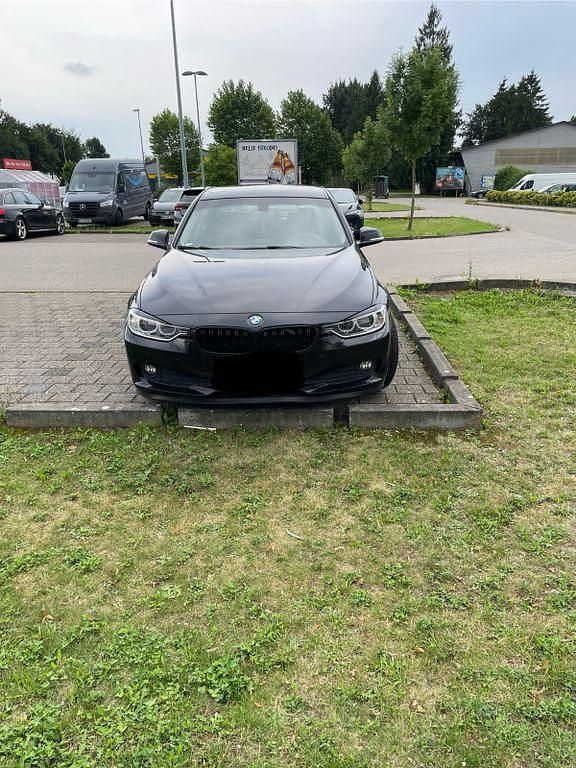 Schwarz Gebraucht 2012 BMW 316 Luxury Line Limousine | 11.900 € (Fairer Preis) - Bild 1/4