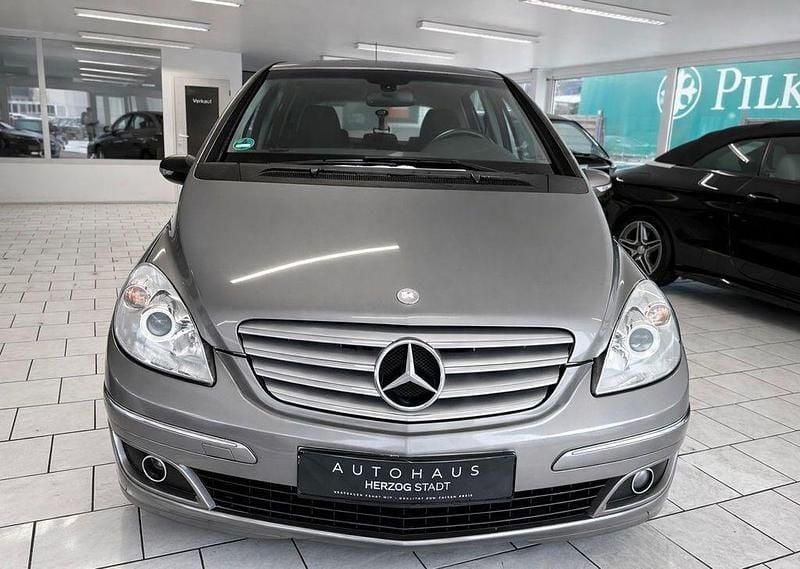 Gebraucht Mercedes B150 95 PS (69 kW) 2008 Grau Van / Kleinbus