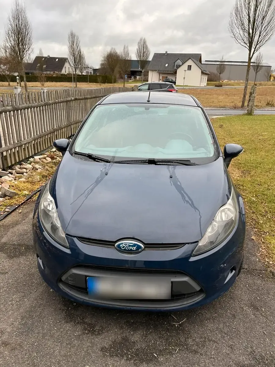Gebraucht Ford Fiesta 60 PS (44 kW) 2010 Blau Kleinwagen