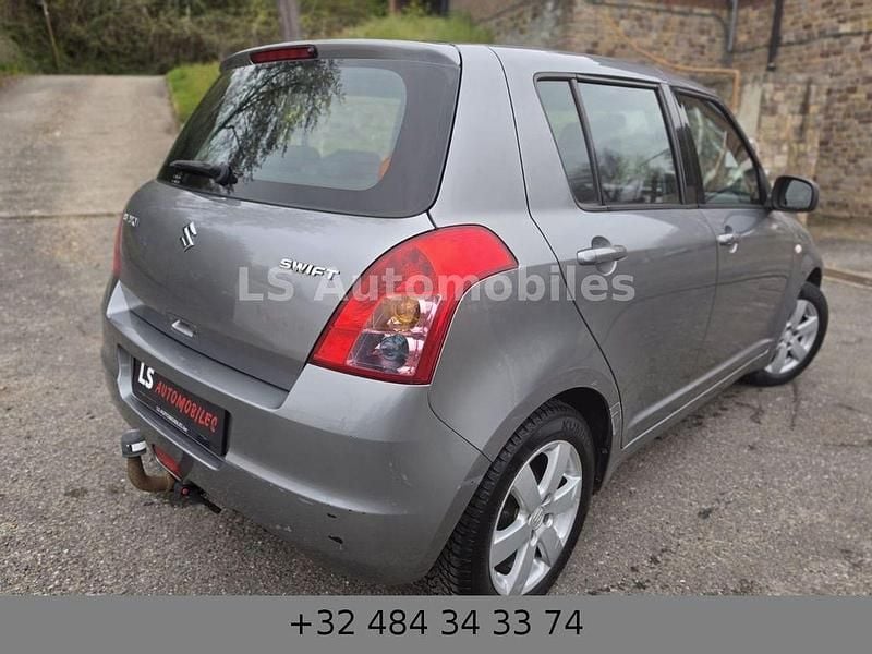 Gebraucht Suzuki Swift 92 PS (67 kW) 2011 Silber Kleinwagen