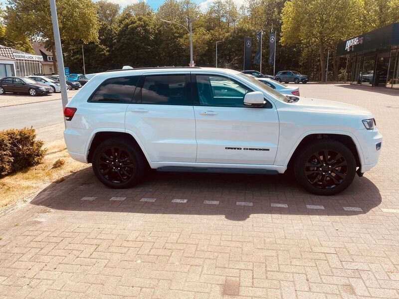 Bright white clear coat Gebraucht 2018 Jeep Grand Cherokee Limited SUV | 26.999 € (Fairer Preis) - Bild 1/4