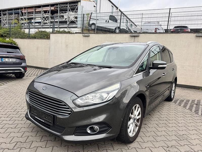 Gebraucht 2018 Ford S-MAX Titanium Van / Kleinbus | 10.990 € (Superpreis) - Bild 1/4