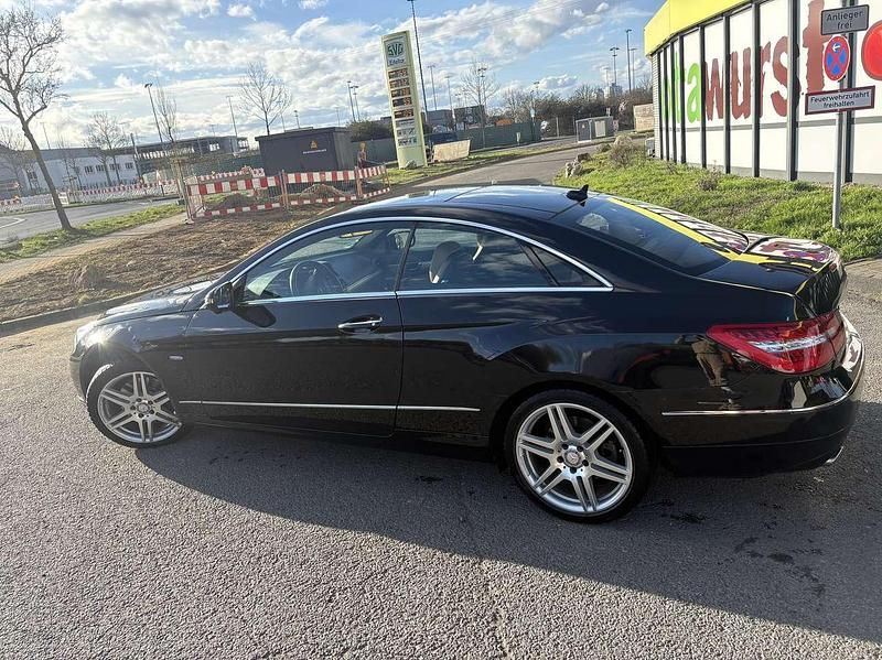Gebraucht Mercedes E350 Elegance 231 PS (169 kW) 2008 Schwarz Limousine