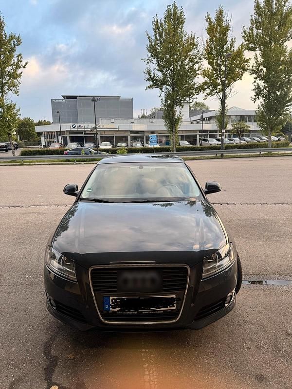 Grau Gebraucht 2009 Audi Coupé Coupé | 9.750 € - Bild 1/4