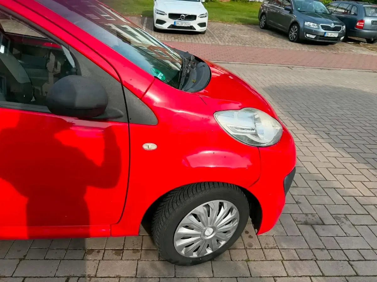 Gebraucht Peugeot 107 68 PS (50 kW) 2013 Rot Kleinwagen