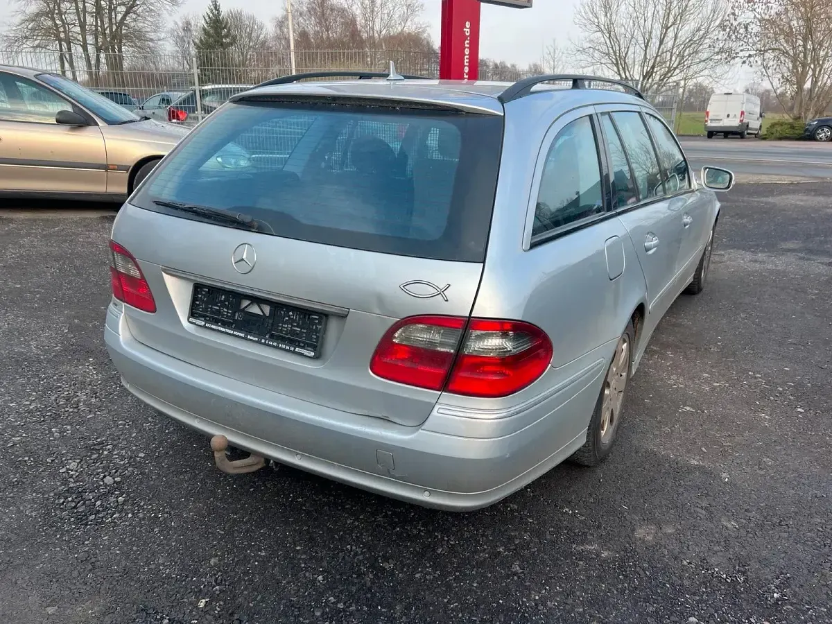 Gebraucht Mercedes E220 Avantgarde 170 PS (125 kW) 2007 Iridiumsilber  metalliclack Kombi
