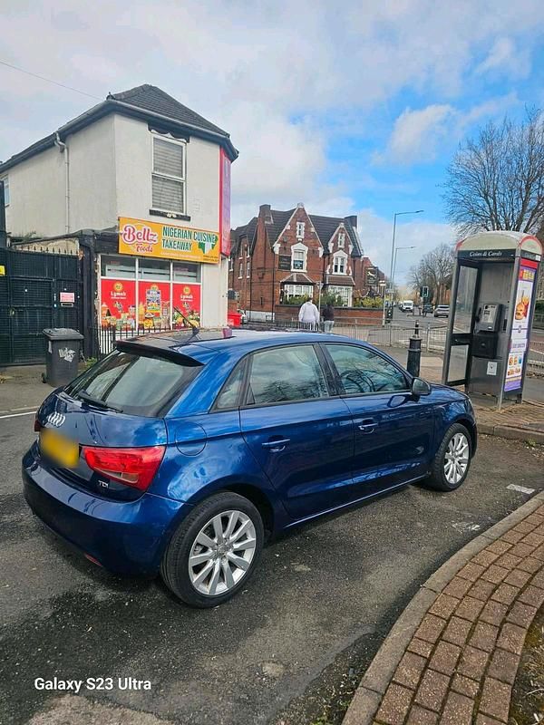 Gebraucht Audi A1 105 PS (77 kW) 2013 Blau Kleinwagen