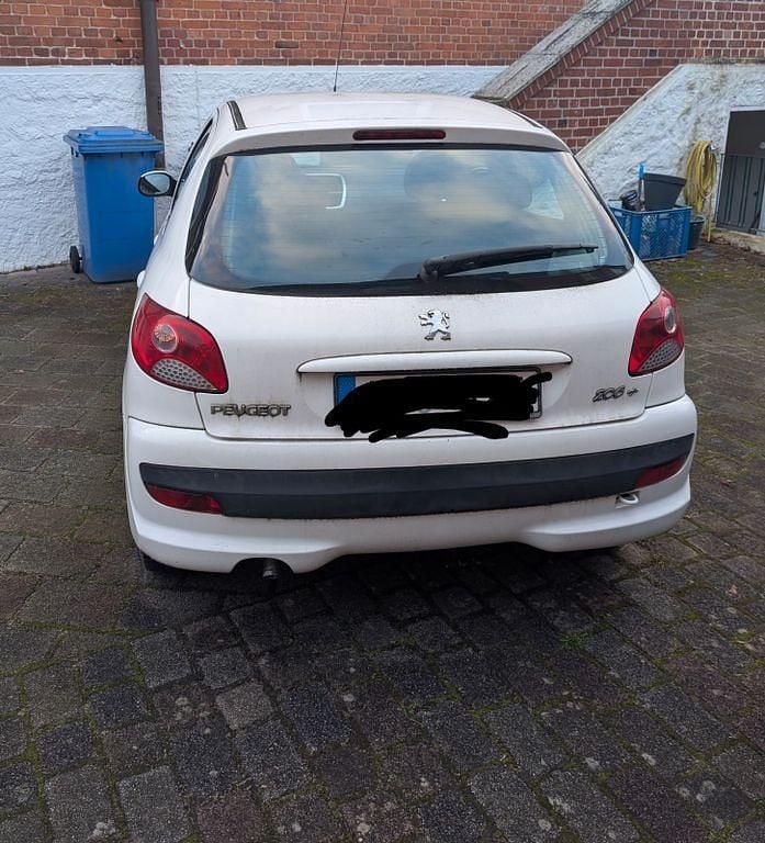 Weiß Gebraucht 2010 Peugeot 206 Limousine | 650 € (Superpreis) - Bild 1/4