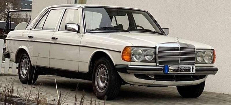 Gebraucht Mercedes 250 129 PS (94 kW) 1978 Weiß Limousine