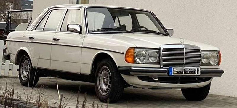 Weiß Gebraucht 1978 Mercedes 250 Limousine | 16.500 € - Bild 1/4