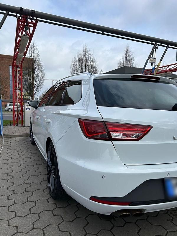 Gebraucht Seat Leon ST FR 179 PS (131 kW) 2016 Weiß Kombi