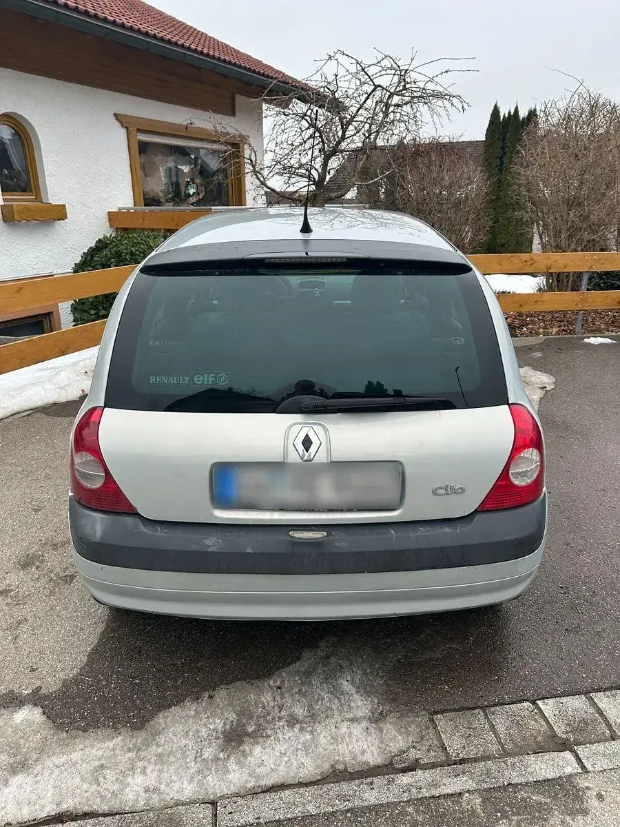 Gebraucht Renault Clio II 75 PS (55 kW) 2003 Silber Limousine