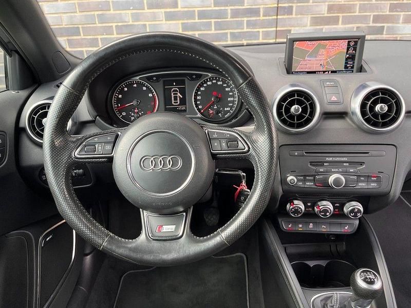 Używany Audi A1 S-Line 122 KM (89 kW) 2011 Szary Hatchback