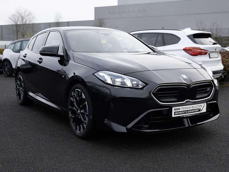 Gebraucht BMW 135 Performance 300 PS (220 kW) 2025 Schwarz Kleinwagen