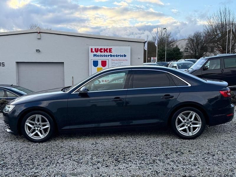Gebraucht Audi A4 S-Line 150 PS (110 kW) 2016 Blau Limousine