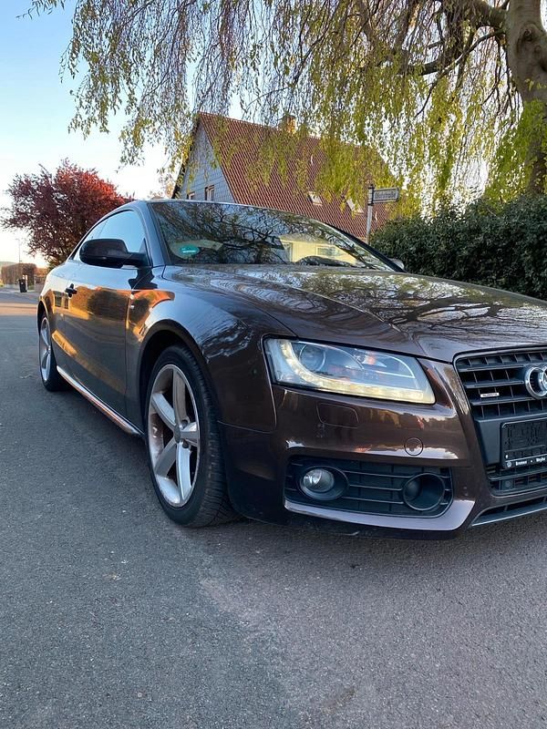 Braun Gebraucht 2011 Audi A5 S-Line Coupé | 13.000 € (Fairer Preis) - Bild 1/4
