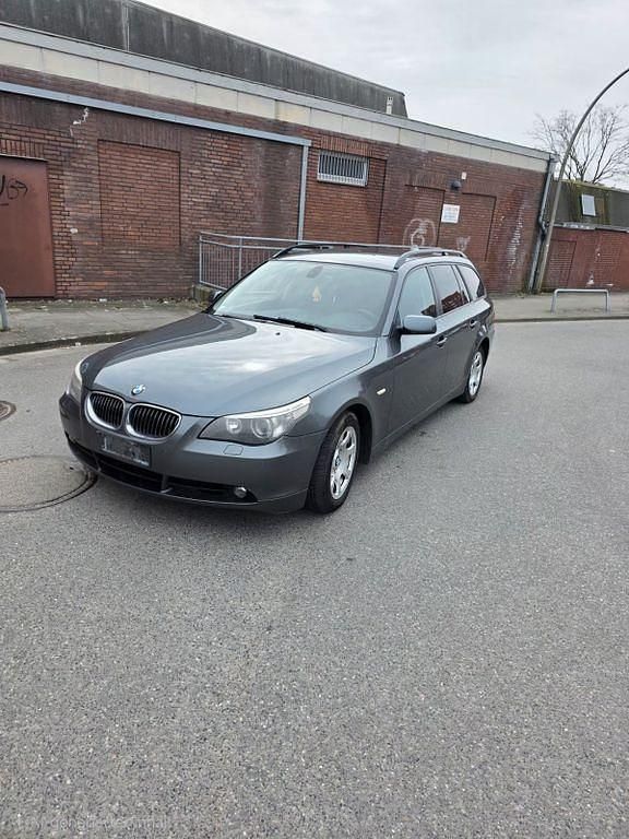 Gebraucht BMW 520 163 PS (119 kW) 2006 Grau Kombi