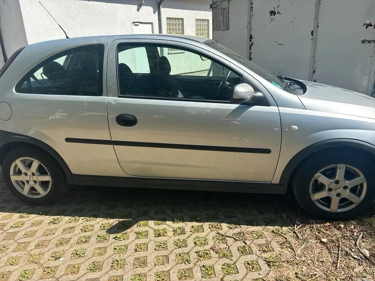 Gebraucht Opel Corsa 75 PS (55 kW) 2002 Silber Kleinwagen