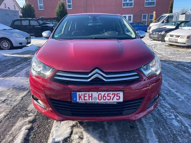 Rot Gebraucht 2015 Citroën C4 PureTech Limousine | 4.999 € (Guter Preis) - Bild 1/4