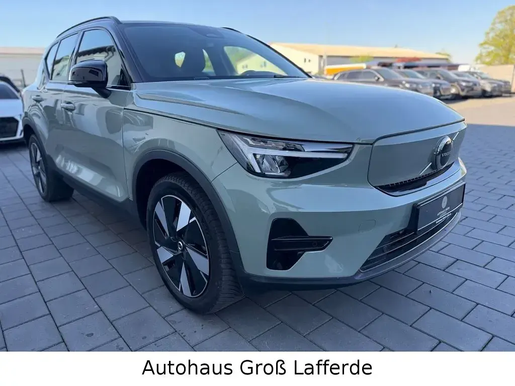 Second-hand Volvo XC40 Core 185 kW (252 CP) 2023 Verde SUV