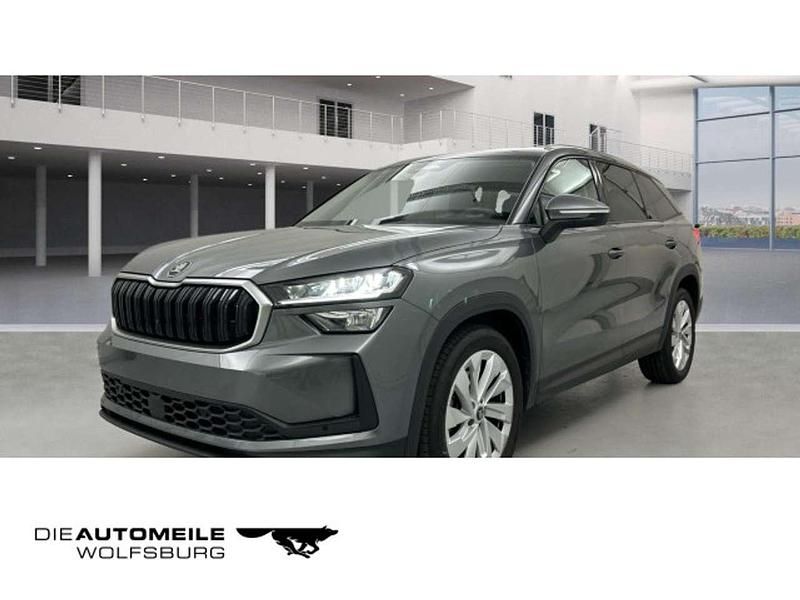 Graphitegrau metallic Gebraucht 2025 Skoda Kodiaq Selection SUV | 41.690 € (Superpreis) - Bild 1/4
