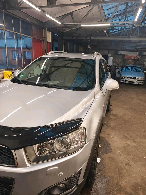 Grau Gebraucht 2013 Chevrolet Captiva SUV | 7.500 € - Bild 1/4