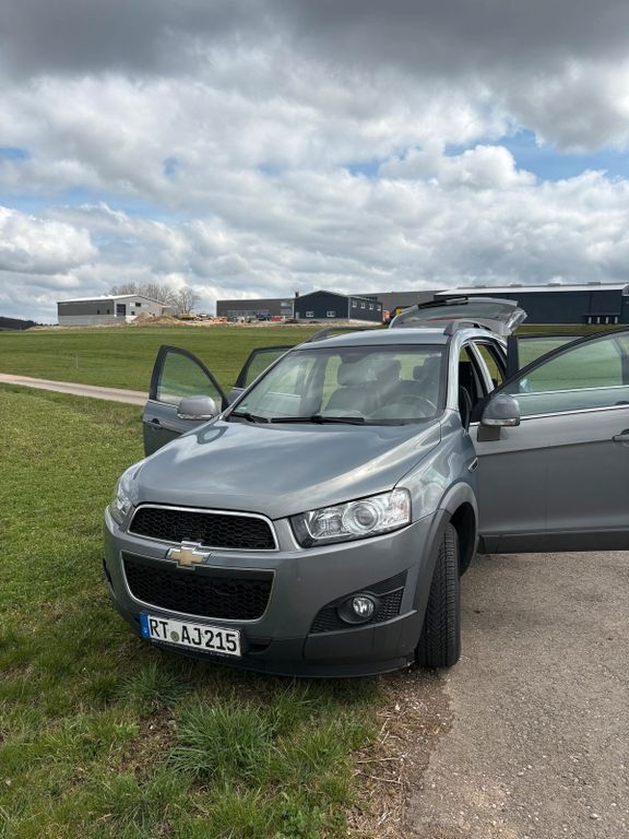 Grau Gebraucht 2013 Chevrolet Captiva LT SUV | 6.800 € (Guter Preis) - Bild 1/4