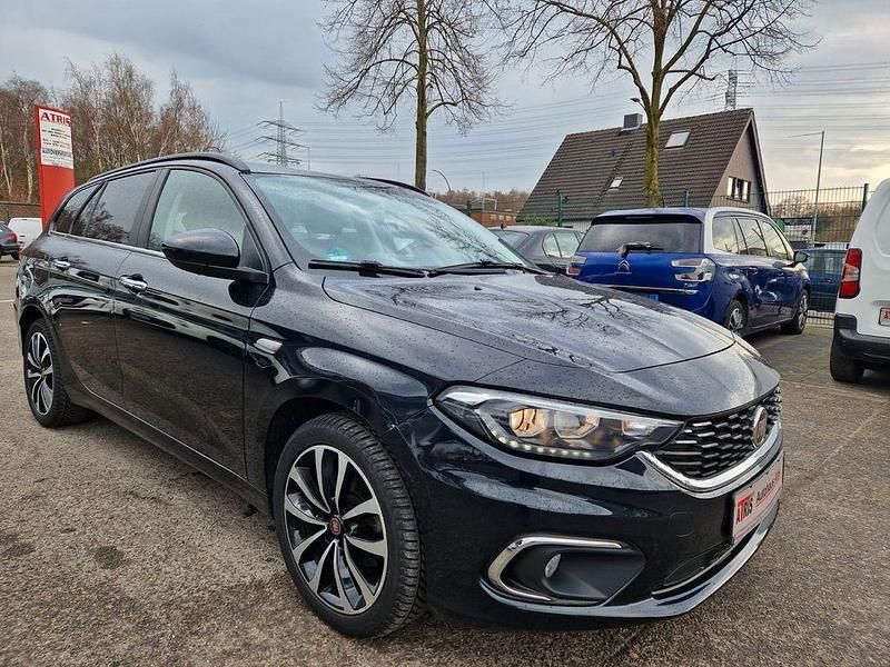 Gebraucht Fiat Tipo Lounge 120 PS (88 kW) 2016 Schwarz Limousine