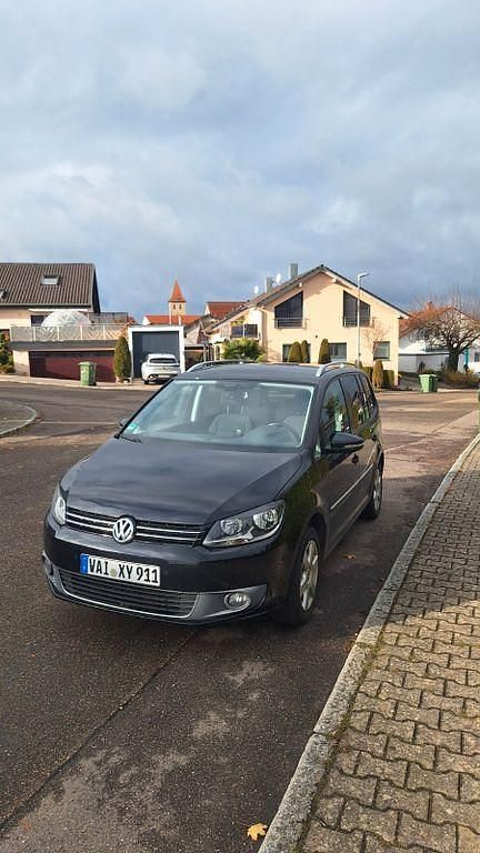 Schwarz Gebraucht 2011 VW Touran Van / Kleinbus | 6.900 € (Fairer Preis) - Bild 1/4