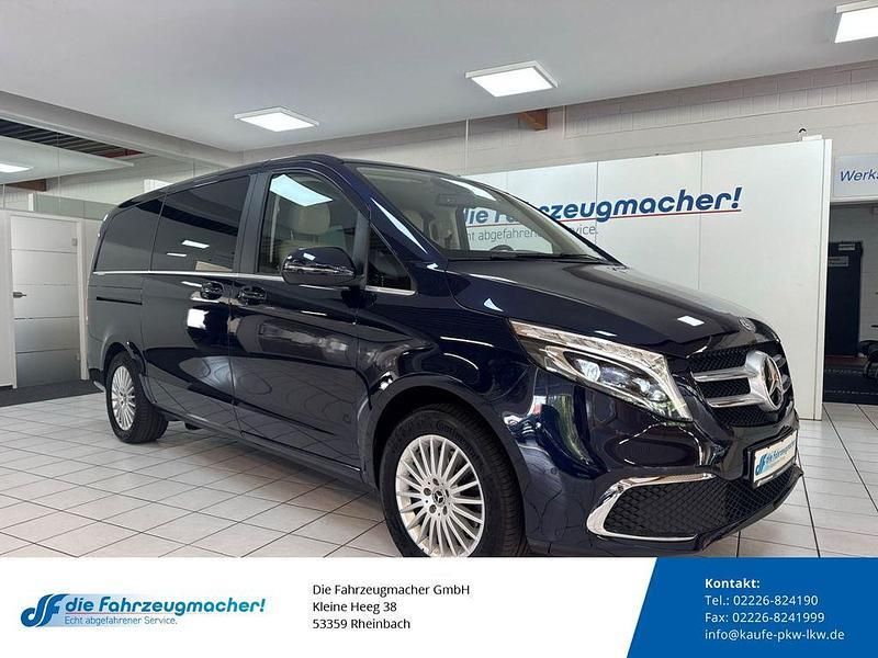 Blau Gebraucht 2021 Mercedes V220 Avantgarde Edition Van / Kleinbus | 51.988 € (Fairer Preis) - Bild 1/4