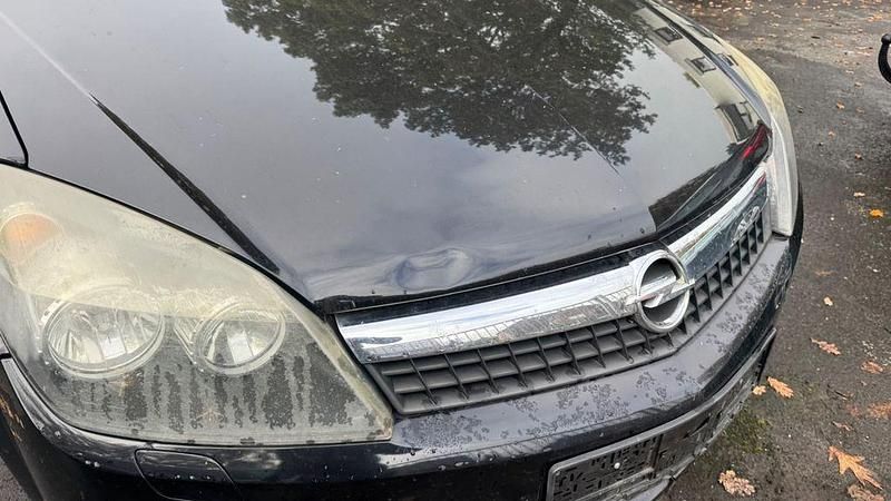 Gebraucht Opel Astra GTC Edition 90 PS (66 kW) 2008 Schwarz Coupé