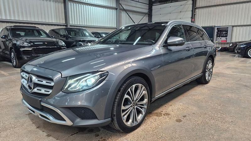 Gebraucht Mercedes E220 All-Terrain 194 PS (142 kW) 2017 Grau Kombi