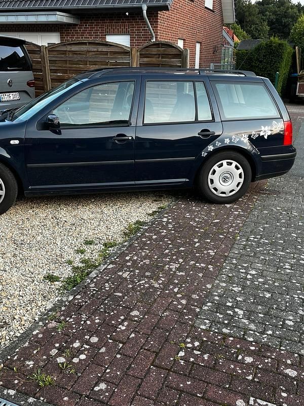 Blau Gebraucht 2000 VW Golf IV Kombi | 1.500 € - Bild 1/4